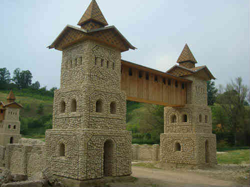 Маленькая крепость в парке